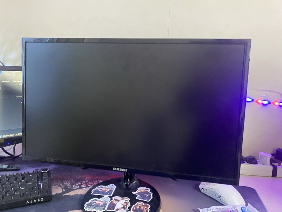 Монитор самсунг почи новыи