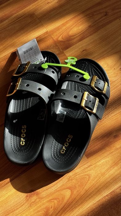 Продам шлепки CROCS