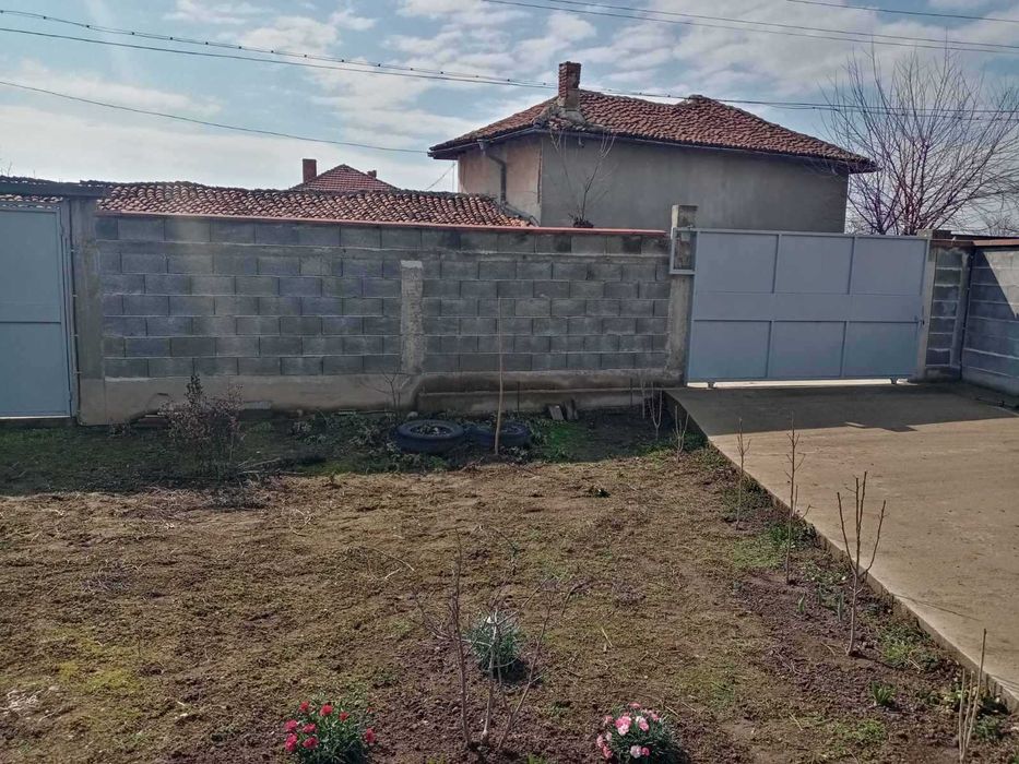 Продавам УПИ в село Царимир – равен, удобен, готов за строеж