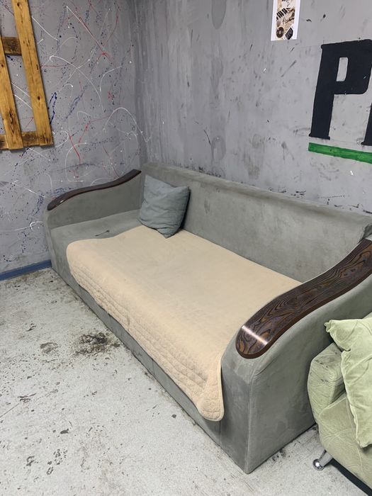 Диван срочно продам