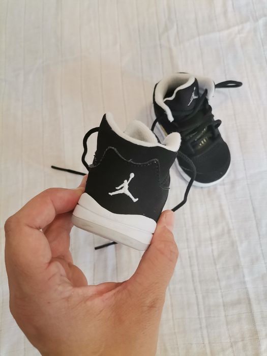 Adidași originali pentru Bebeluși mărimea 18