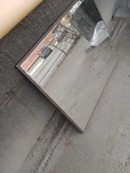 Зеркало с рамкой