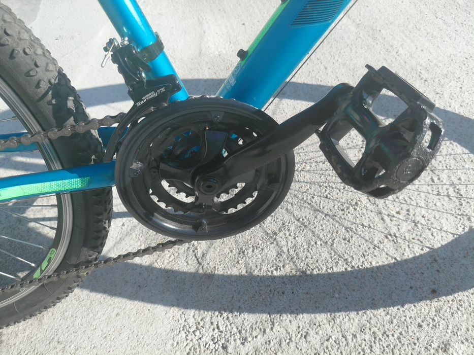Vand bicicleta aproape noua