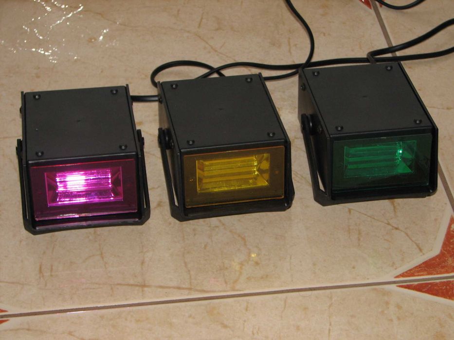 Proiectoare / Flash-Lights / Flash-Lamps / Laser-lamps / Lampi efecte