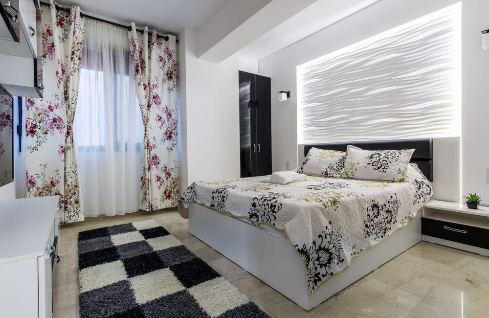 De inchiriat apartament 3 camere in statiunea Mamaia,bloc Sofia3
