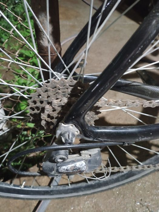 Велосипед гончик, с карбоновой рамой и вилкой, дорогие диски и шины