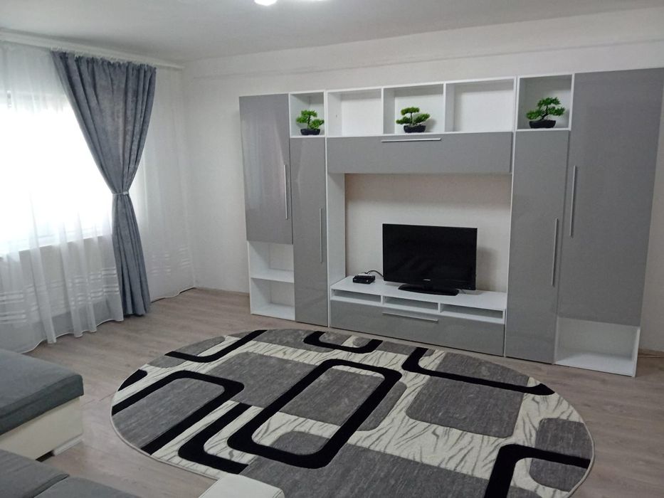 Vand apartament cu 2 camere
