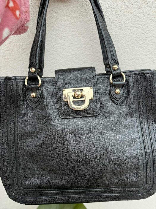 Vând geanta piele DKNY