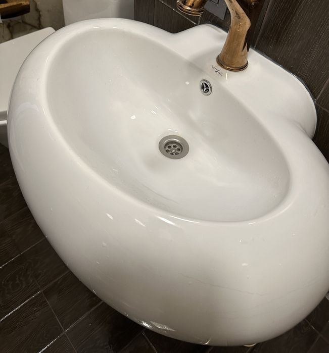 Мивка за баня за стена