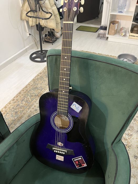 Продам гитару акустическая