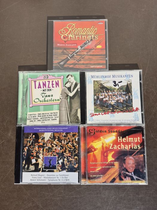 Vand lot 25 CD cu muzica clasica colectia Muzica clasica mixta 

8 CD =100lei

-livrez oriunde în țară cu FAN COURIER sau orice alt serviciu de