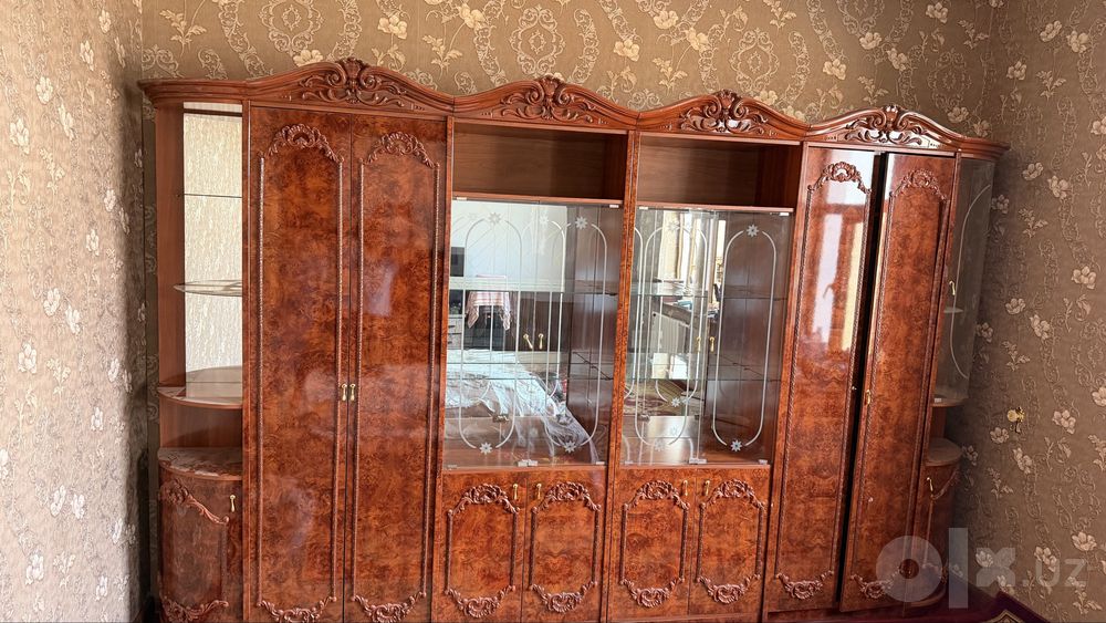 Garnitur sotiladi yaxshi xolatda