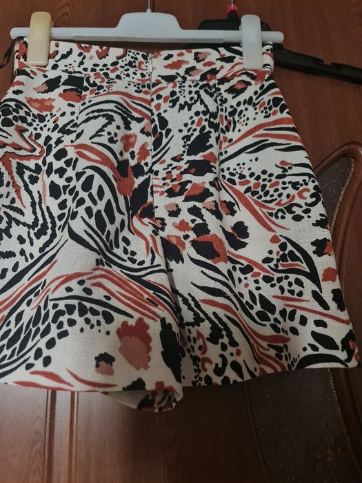Pantaloni scurti pentru dama