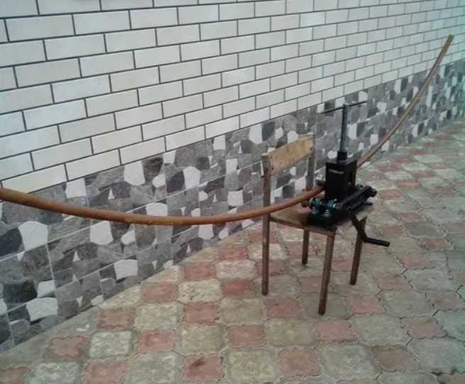 Utilaj pentru îndoit țevi, producerea porților, garduri, sere, balustrade, copertine sau alte lucrări