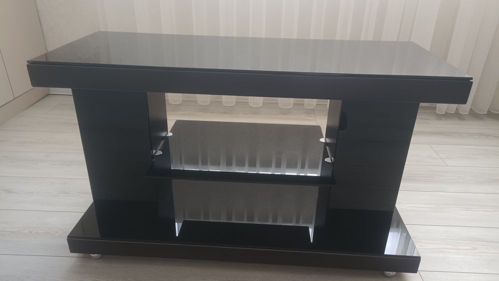 Продае́ться подставка под телевизор в отличном состонии