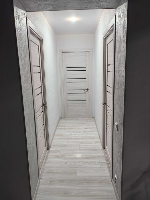 Продам квартиру из 5 комнат в  4 микрораоне