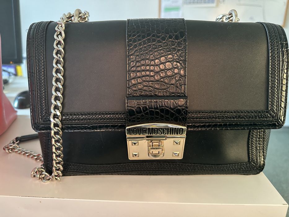 Оригинална чанта LОVE MOSCHINO с естествена кожа