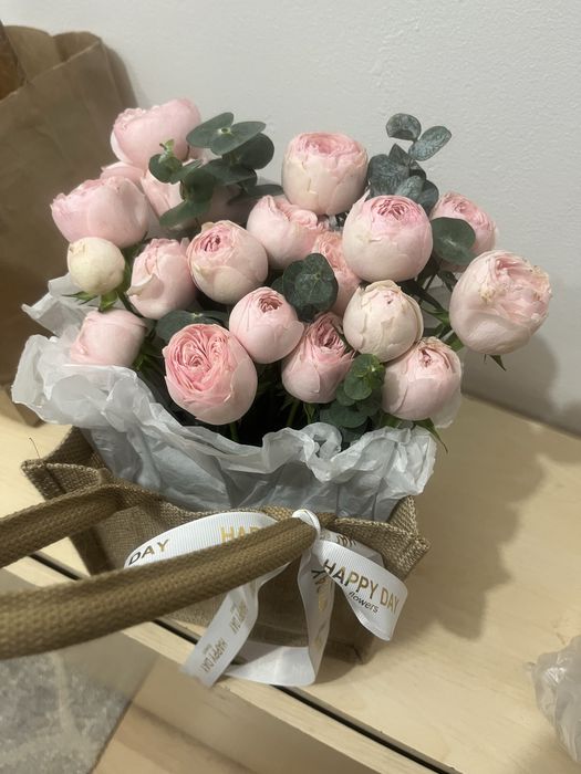 Пионы свежие только что подарили