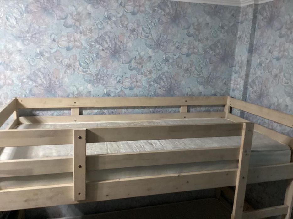 Кровать двухъярусная