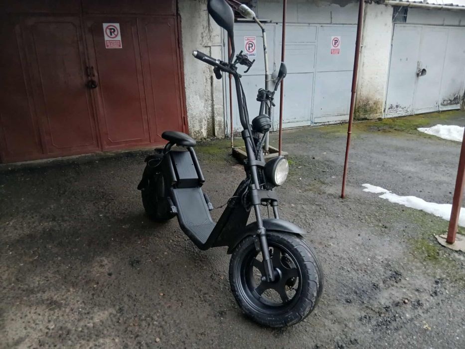 Vând urgent scuter electric 2 bateri merge 40 la ora