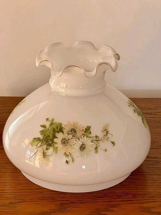 Lampa antică pictata manual din lemn și alama