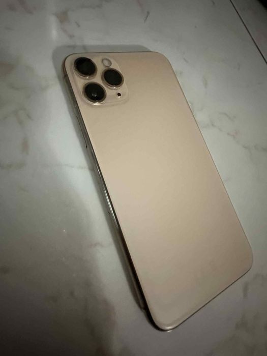 Vând iphone 11 pro