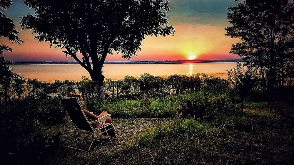 Teren superb 2850 mp cu casă bătrânească pe malul lacului cu panoramă de vis