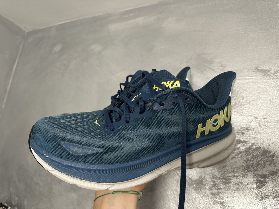 Hoka adidasi Running