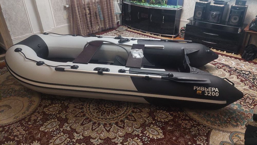 Продаётся надувная ПВХ лодка Ривьера 3200