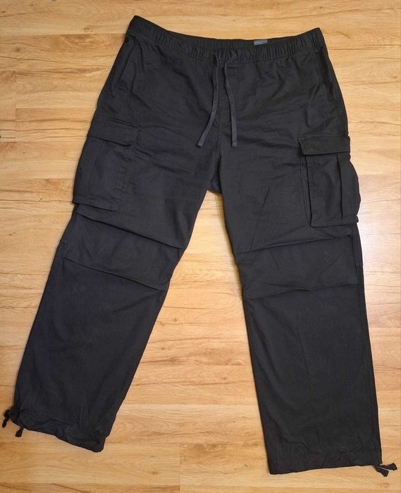 Vând pantaloni bărbătești noi, H&M