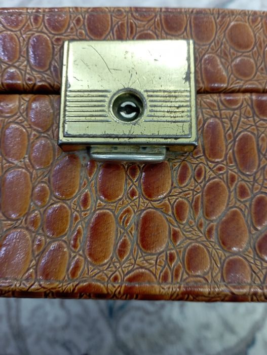 Винтажный дипломат из крокодиловой кожи