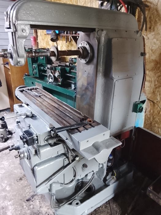 Продам фрезерный станок 6р80