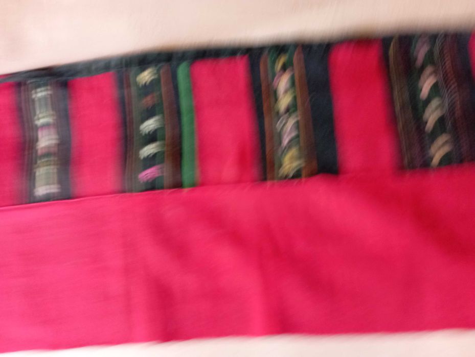 Вълнен плат с фолклорни мотиви