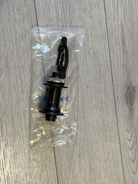 Butuc față Shimano HB-MT400 Center Lock – MTB – cu quick release