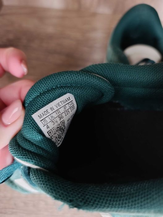 Маратонки Адидас и new balance