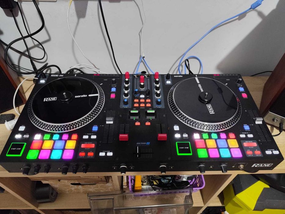 Rane One cu Decksaver si Case UDG