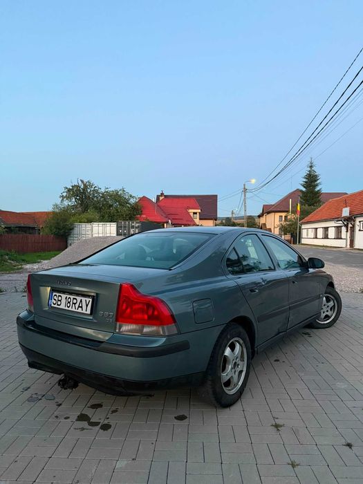 Vând urgent Volvo s60 D5 an 2003