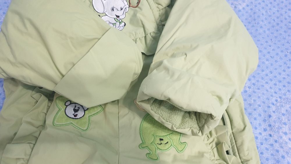 Продам детский комбинезон