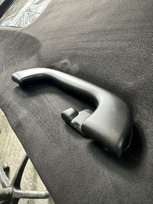 Retapitare plafon/stalpi/usi/trimuri alcantara/Alcantara/Textil/Stele