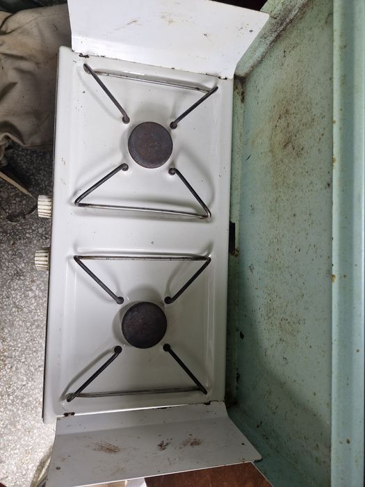 Vand aragaz ,+butelie champing