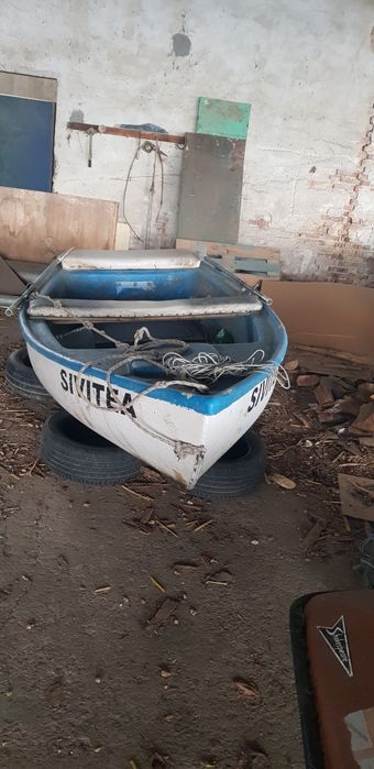 Рибарска лодка в добро състояние
