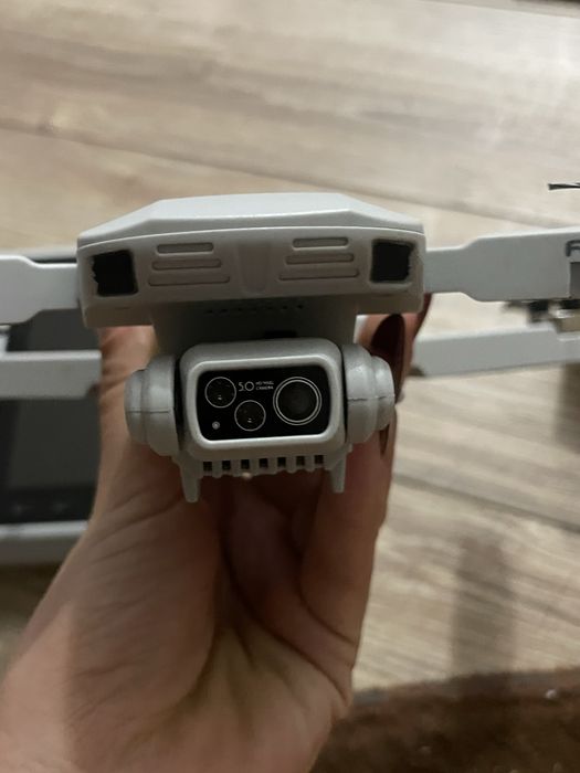 Drona cu cameră 4DRC F8 4K 5G GPS perfectă pentru poze și filmulețe la evenimente