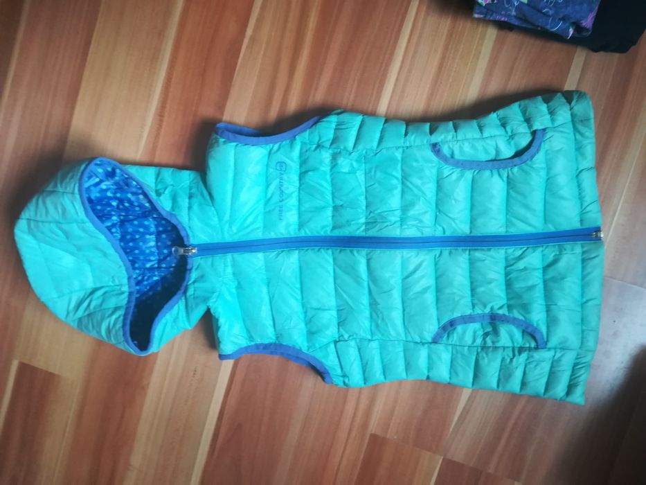 Куртка весна 4-5лет одежды