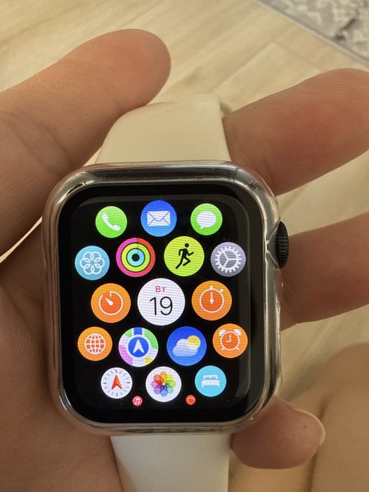 Часы Apple watch SE