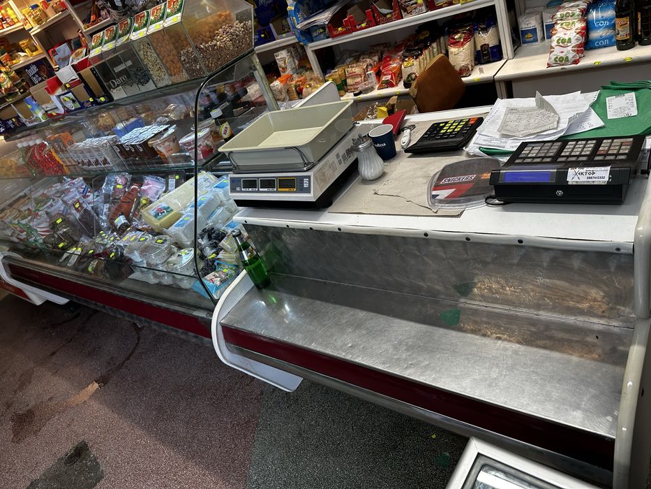 Хладилна витрина