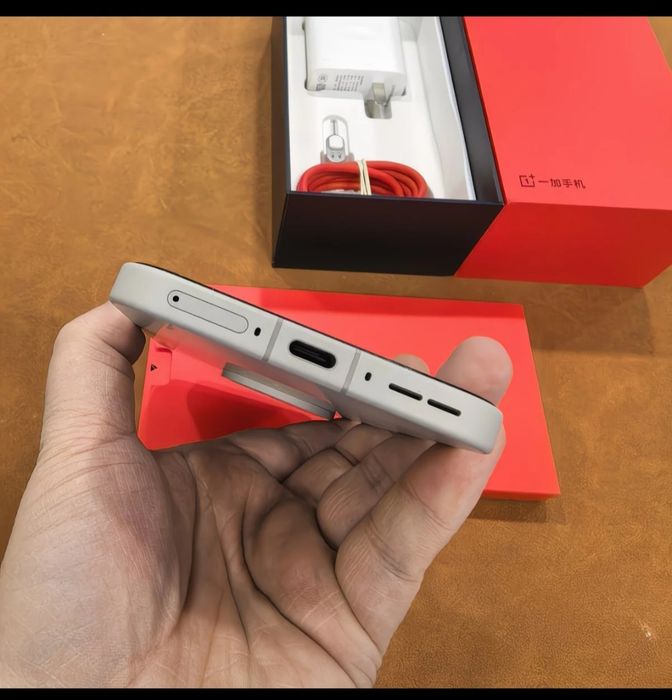 OnePlus 15 Китайская версия