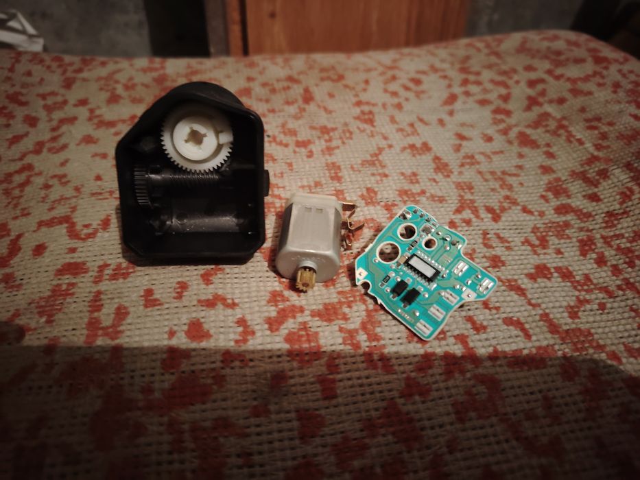 Продавам фар за Волво/Volvo V40