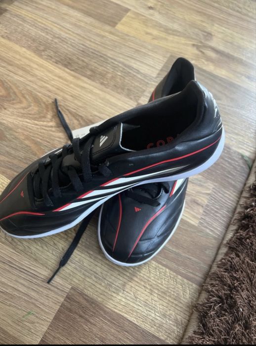 Ghete de fotbal ! Adidas ! Noi! Negociabil!
