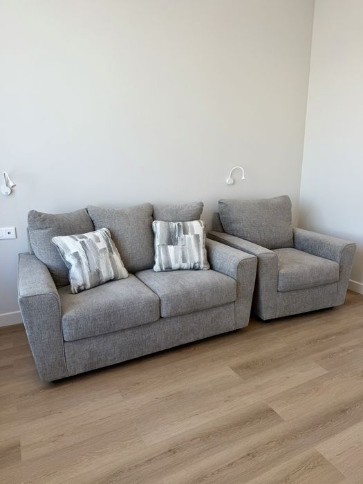 Диван с креслом от Ashley