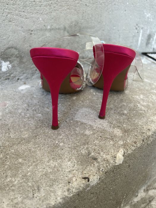 Дамски обувки на висок ток